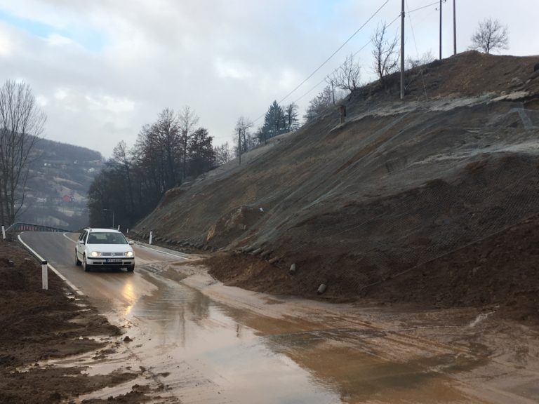 NOVO KLIZIŠTE KOD MOTELA U PETNJICI