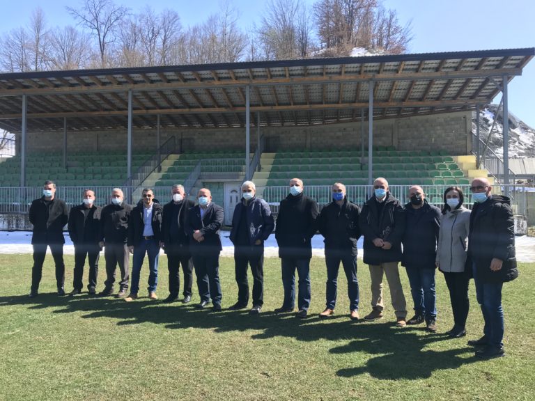 Delegacija Fudbalskog saveza Crne Gore posjetila stadion u Gusarama