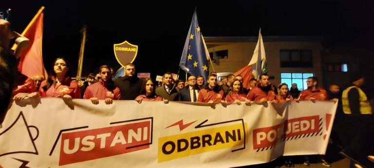 (FOTO I VIDEO) DEMOKRATE U PETNJICI ODRŽALE OPŠTINSKU IZBORNU KONVENCIJU I PROTESTNU ŠETNJU