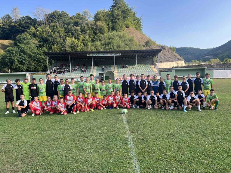 “FK PETNJICA” NE MORA DA BRINE ZA SVOJU BUDUĆNOST: VIŠE OD 100 DJEČAKA NA STADIONU U GUSARAMA