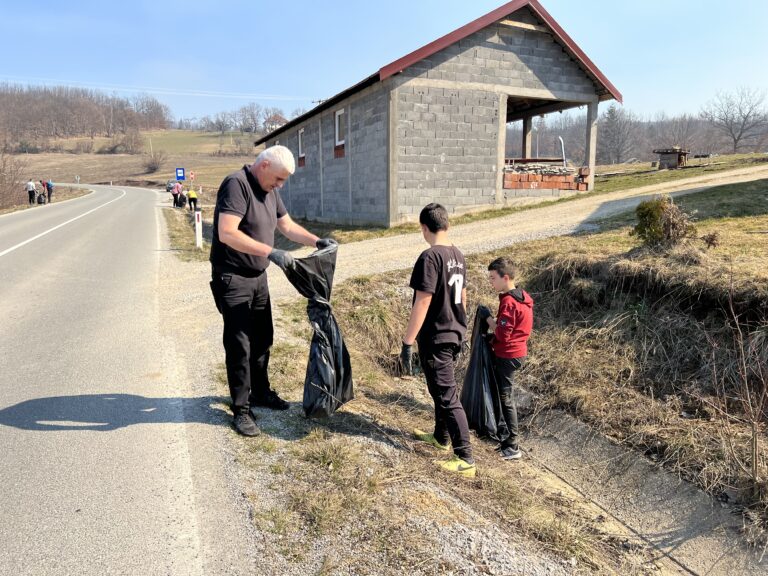 DA BUDE ČISTO: EKO GRUPA PETNJICA SE PRIDRUŽILA AKCIJI ČIŠĆENJA U MZ POLICA (FOTO)